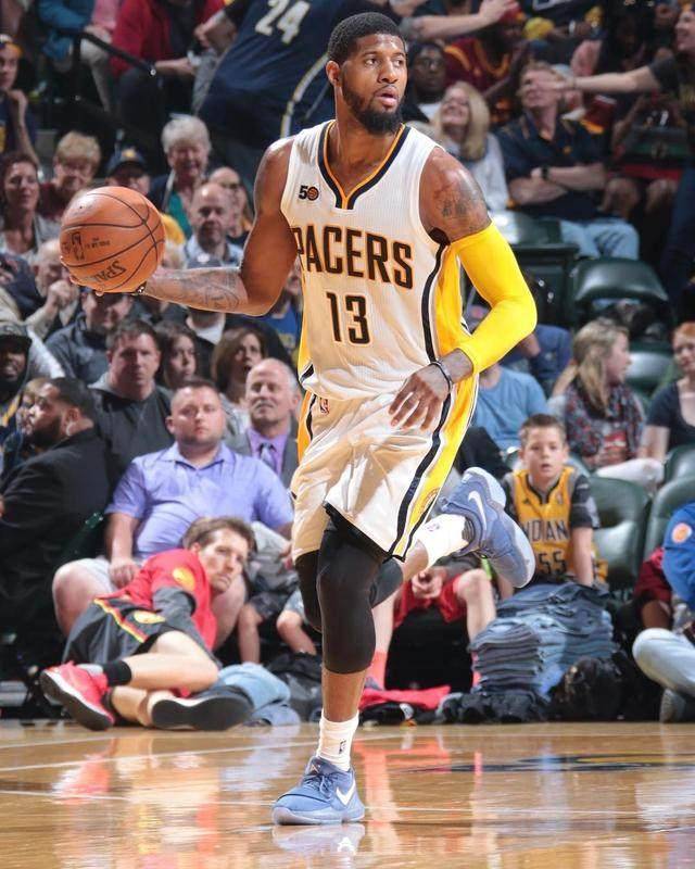 表现出了惊 表现出了惊