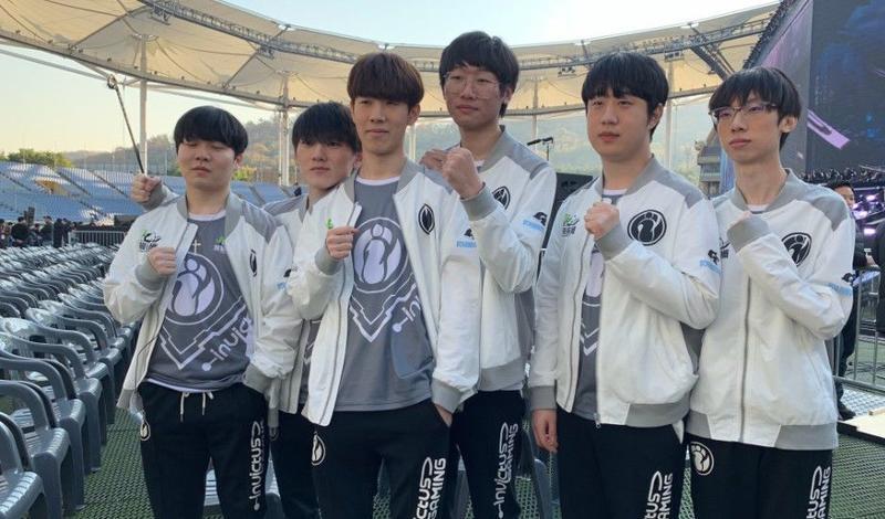 转会市场的 转会市场的