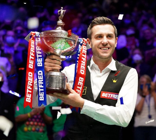 局外海报 局外海报